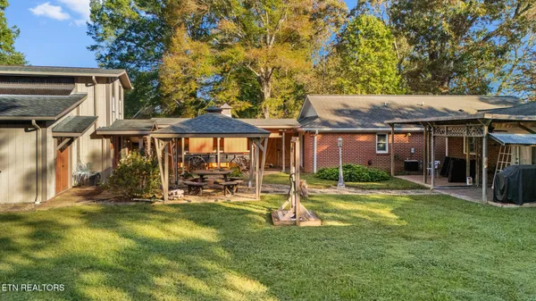 $699,900 | 949 Highway 25E, White Pine, TN 37890
