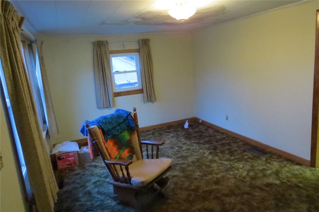 495 Main Road Eddington, ME 04428 - Photo 8 of 26 Living room