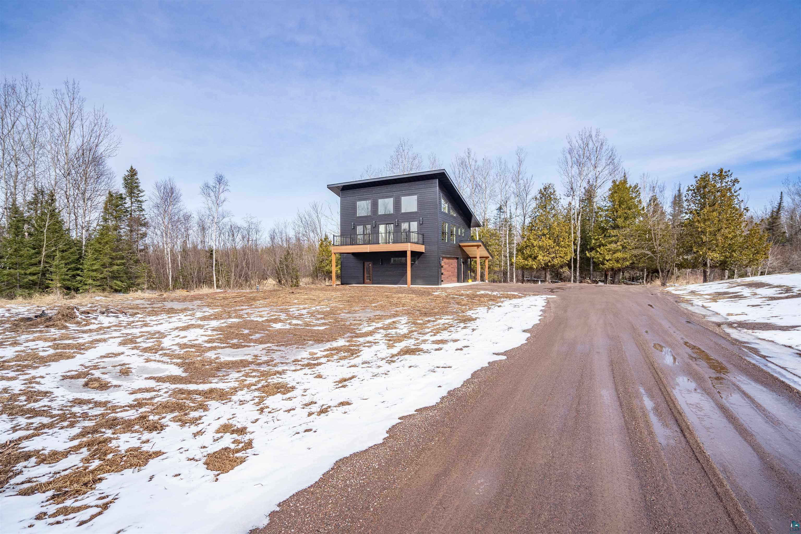 3089 Lavis Road Duluth, MN 55804 - Photo 27 of 30 Exterior space featuring a garage