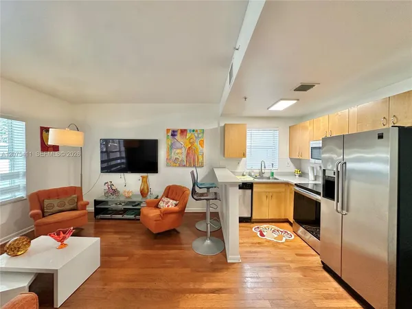 $2,200 | 1542 Drexel Avenue, Unit 108, Miami Beach, FL 33139