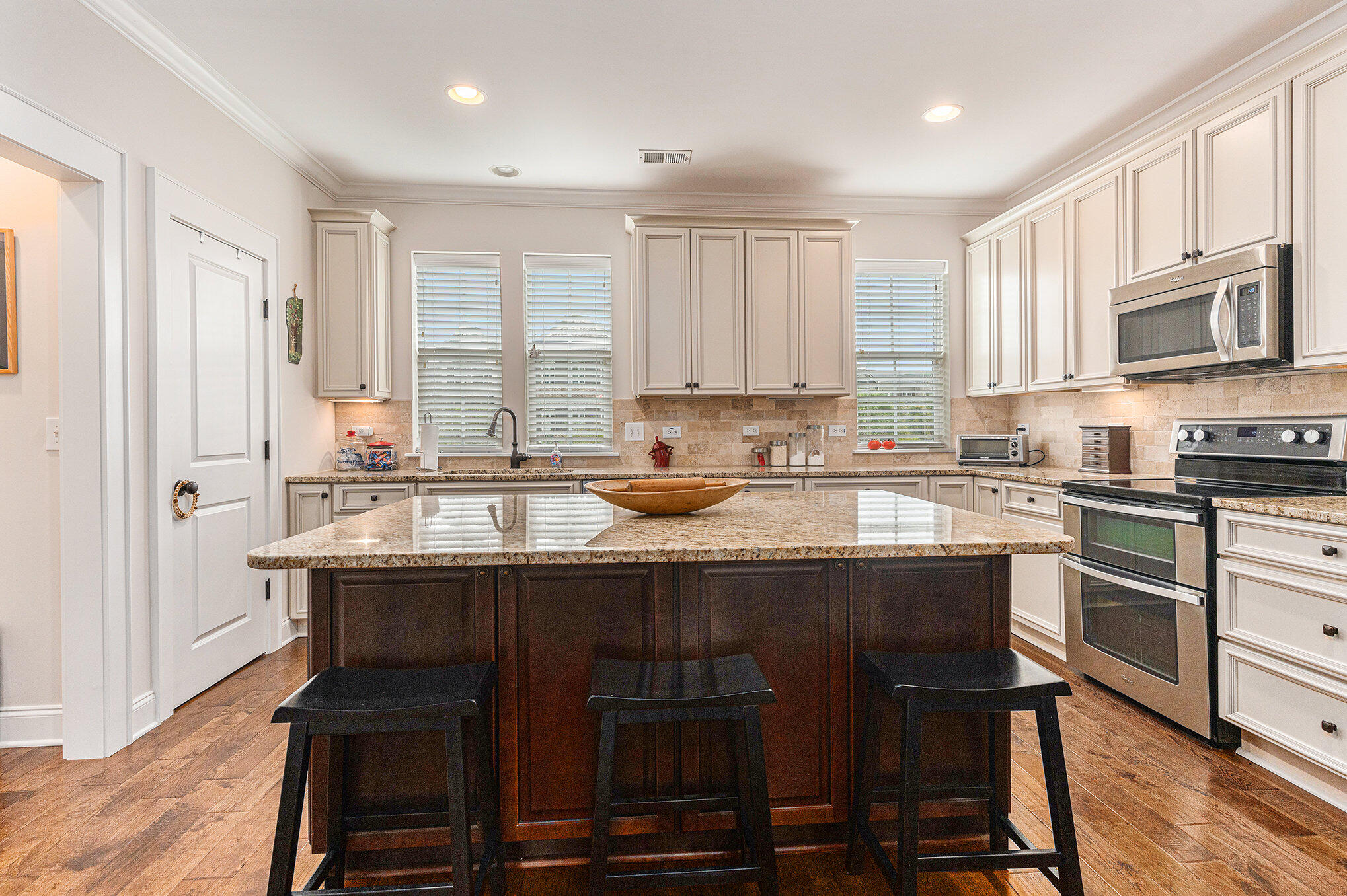 221 Slipper Shell Court Mount Pleasant, SC 29464 - Photo 15 of 40 016_dsc07105