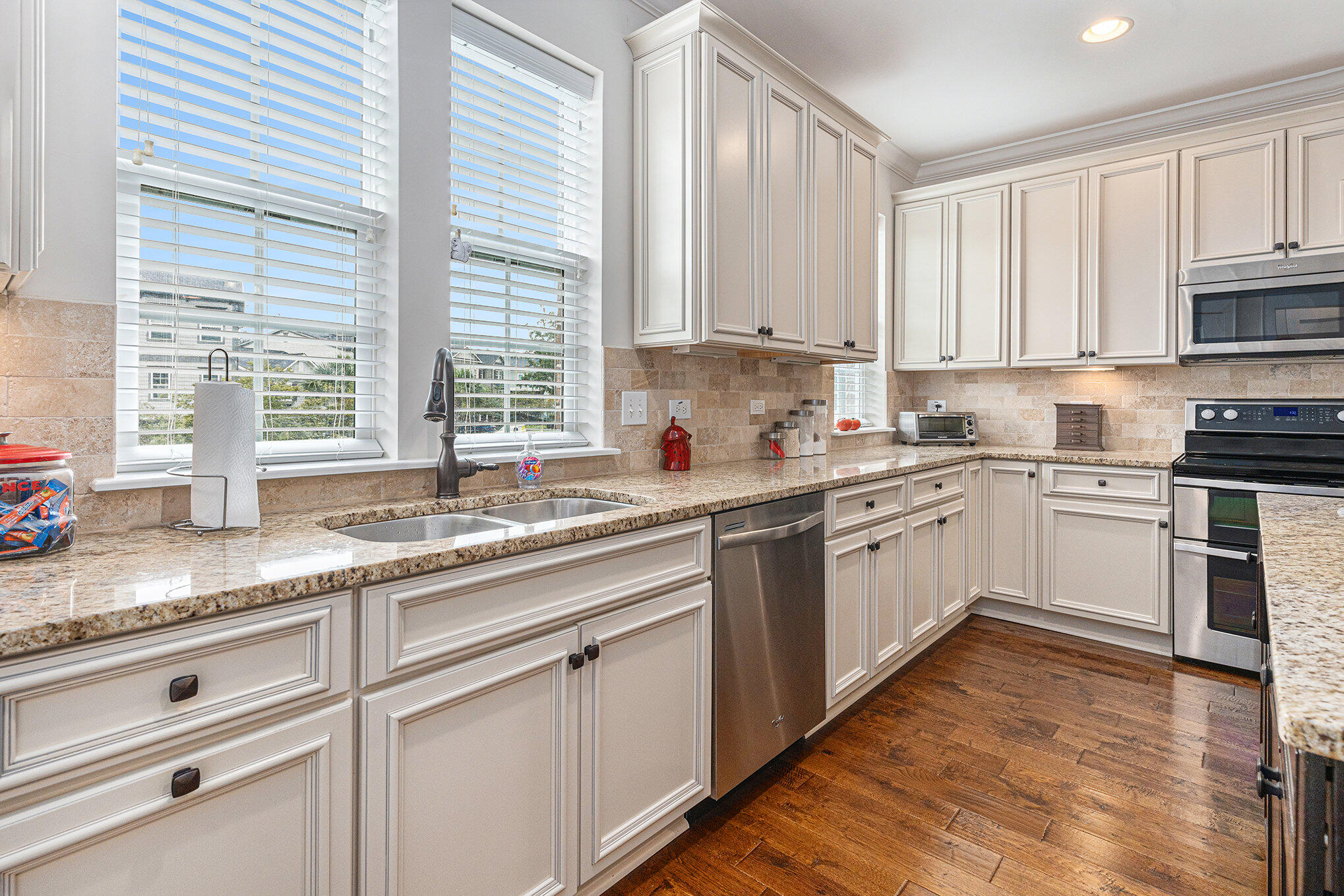 221 Slipper Shell Court Mount Pleasant, SC 29464 - Photo 16 of 40 017_dsc07116