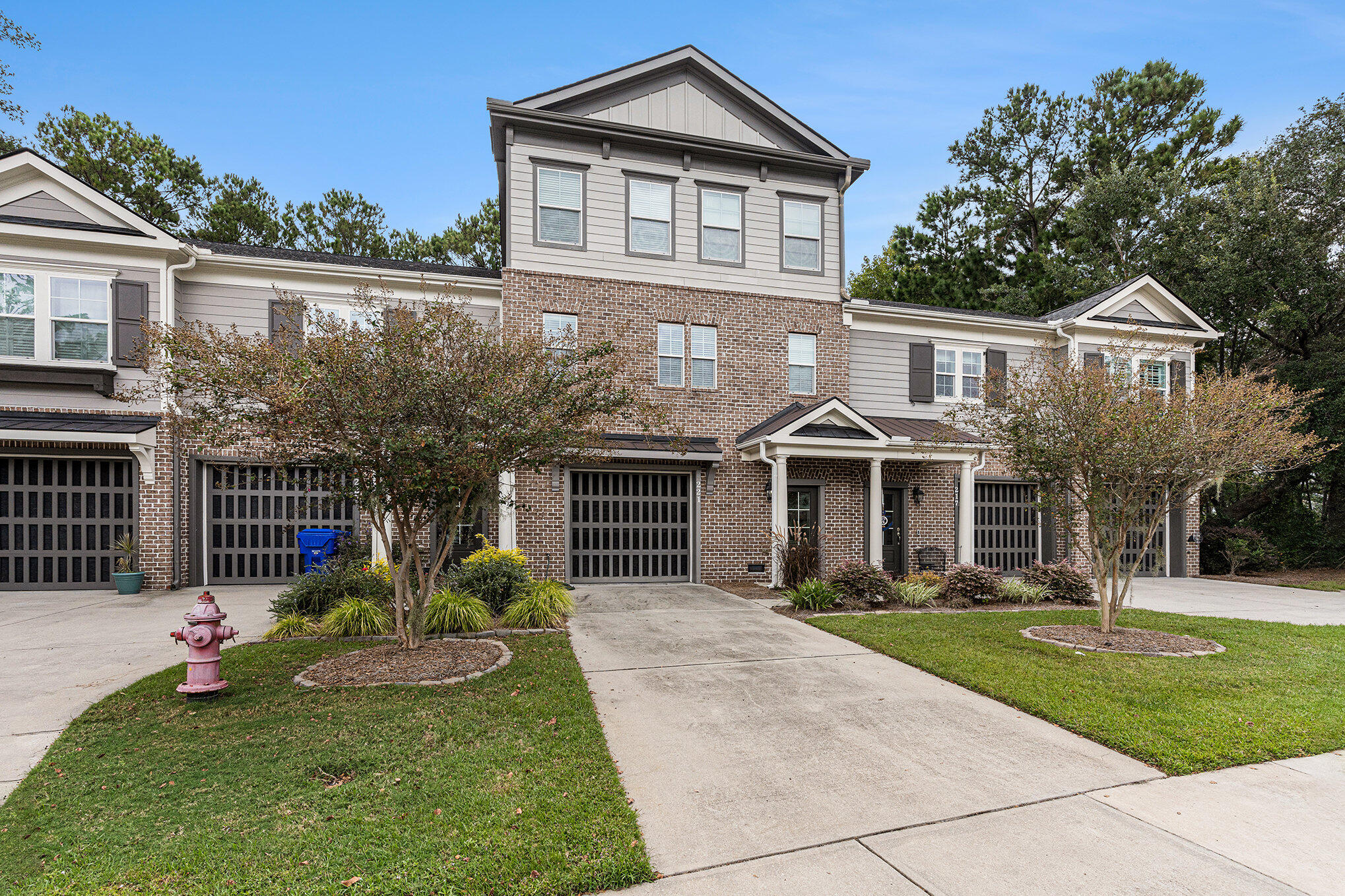 221 Slipper Shell Court Mount Pleasant, SC 29464 - Photo 7 of 40 008_dsc07030