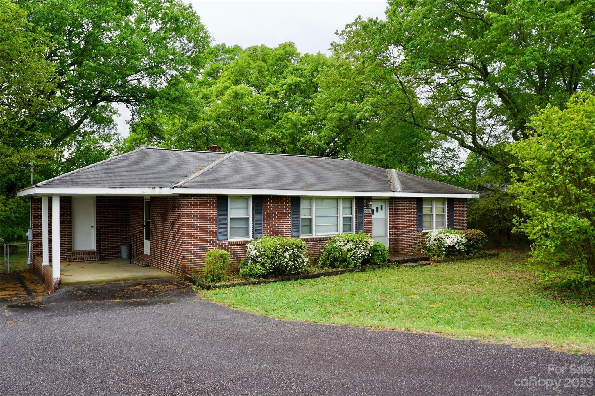 5737 Reidville Road Moore, SC 29369 - Photo 1 of 10 Gallery Image 1