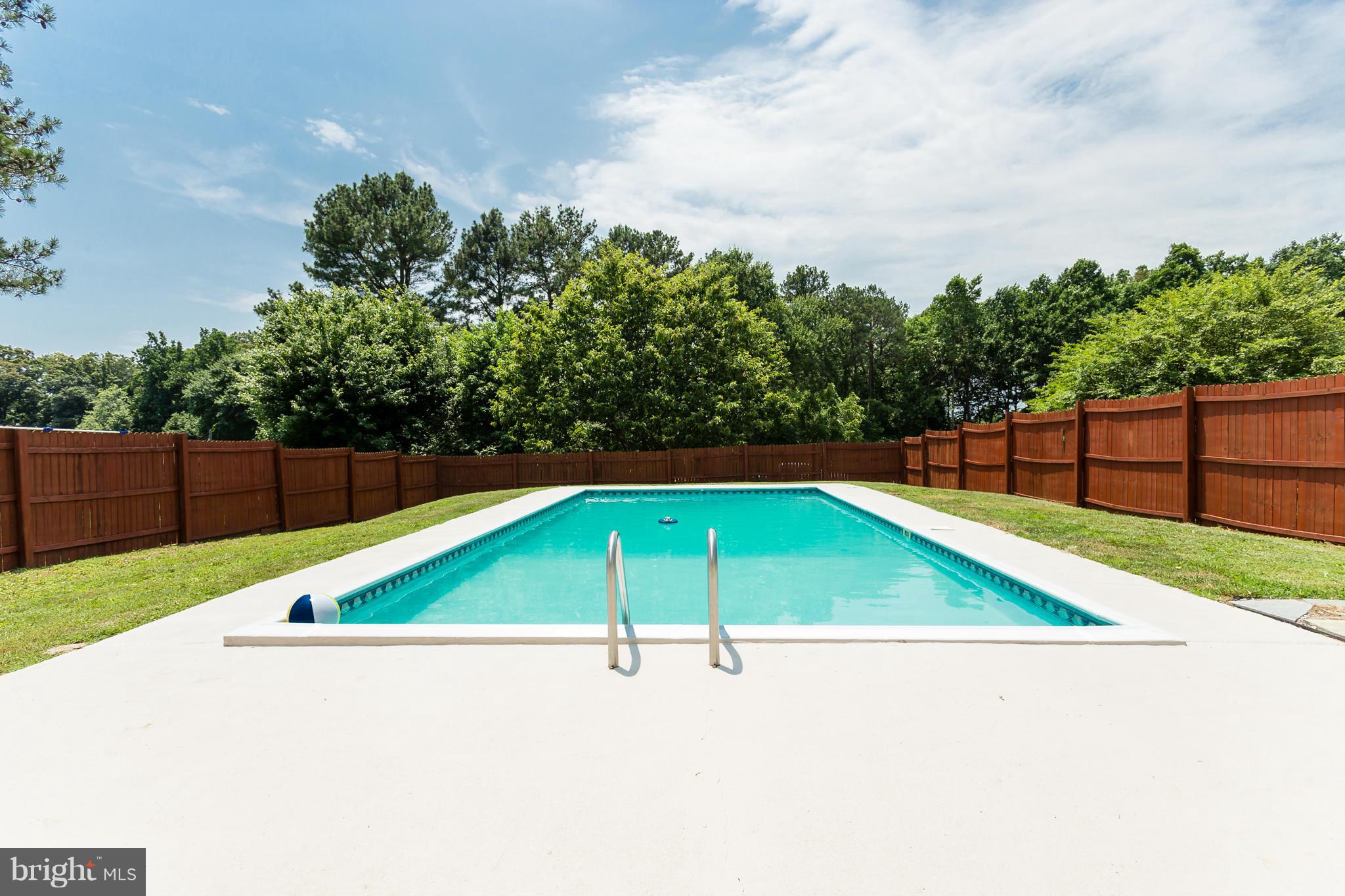 589 Truslow Road Fredericksburg, VA 22406 - Photo 6 of 29 Total Privacy!!