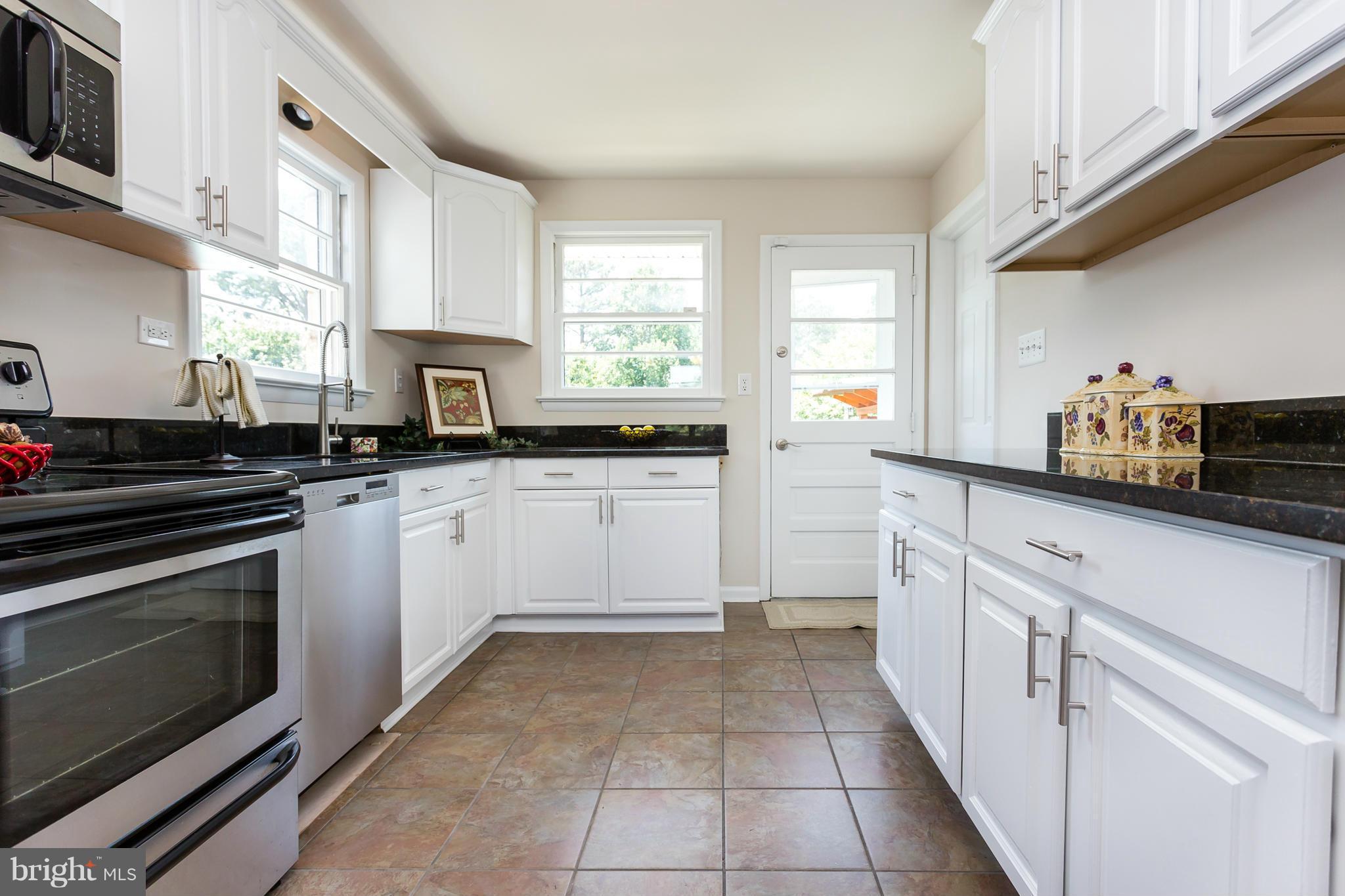589 Truslow Road Fredericksburg, VA 22406 - Photo 10 of 29 Plenty of Cabinets and Counterspace