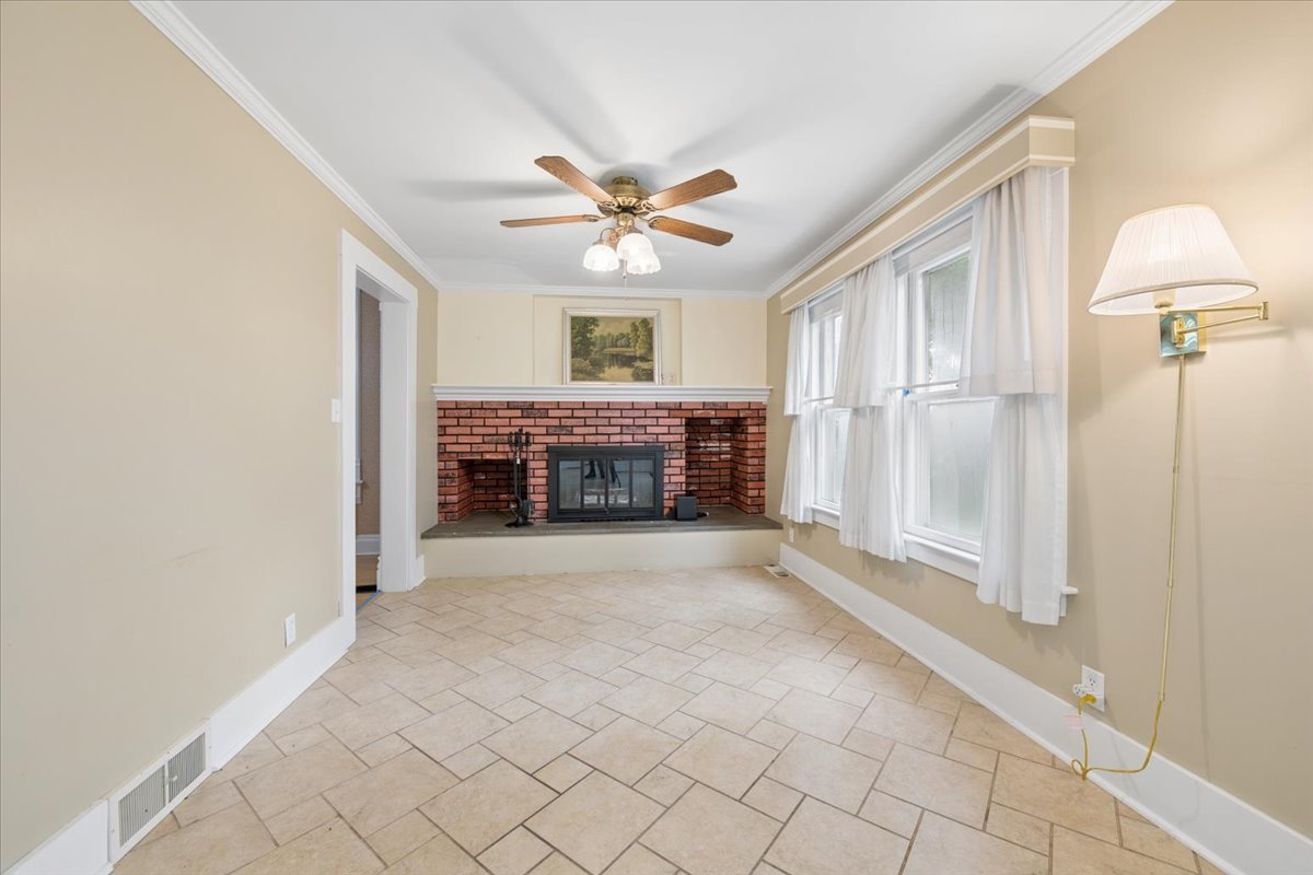 23925 Lockport Street Plainfield, IL 60544 - Photo 8 of 31