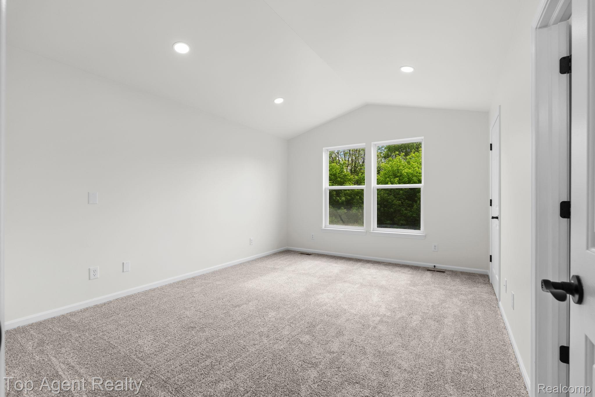 907 Deer Valley Road Holly, MI 48442 - Photo 21 of 44 17-web-or-mls-20_907 deer valley rd_019.jpg