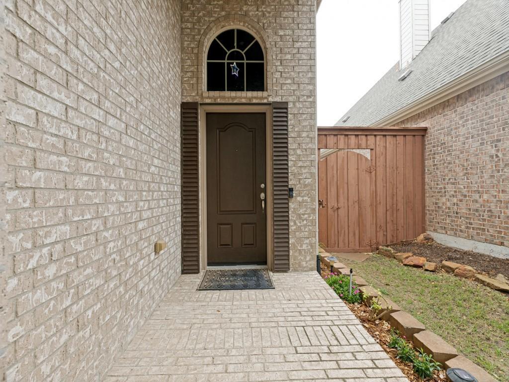 10032 Bell Rock Road Frisco, TX 75035 - Photo 3 of 23