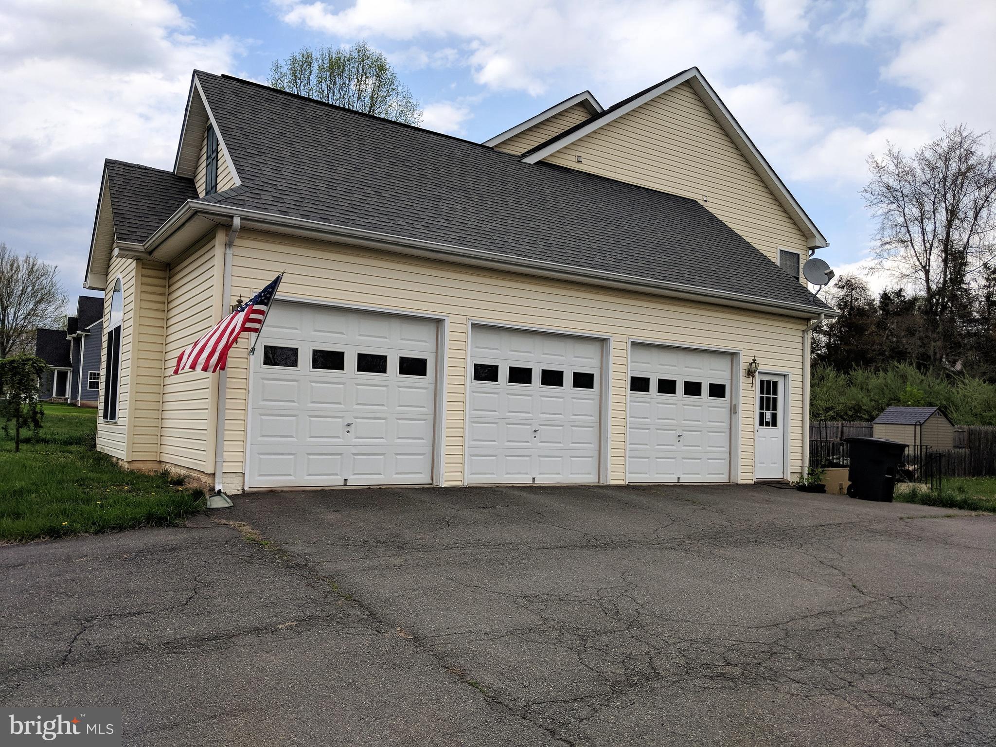 19972 Gleedsville Road Leesburg, VA 20175 - Photo 26 of 30 Large 3 car attached garage