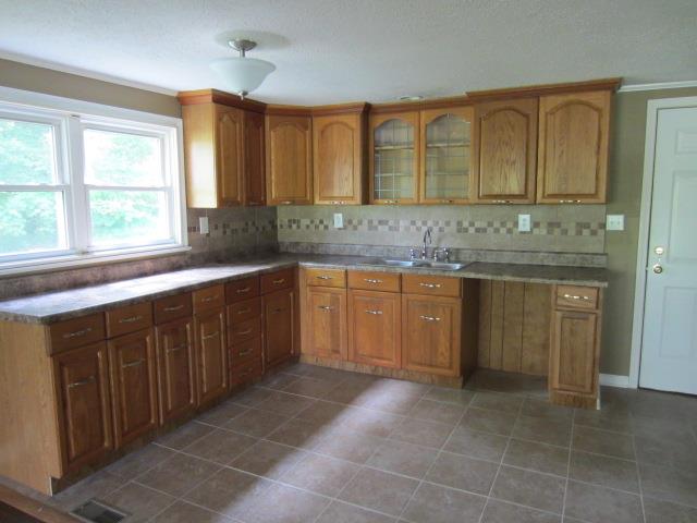 155 Buzzard Cave Road Waverly, TN 37185 - Photo 6 of 17 Gallery Image 6