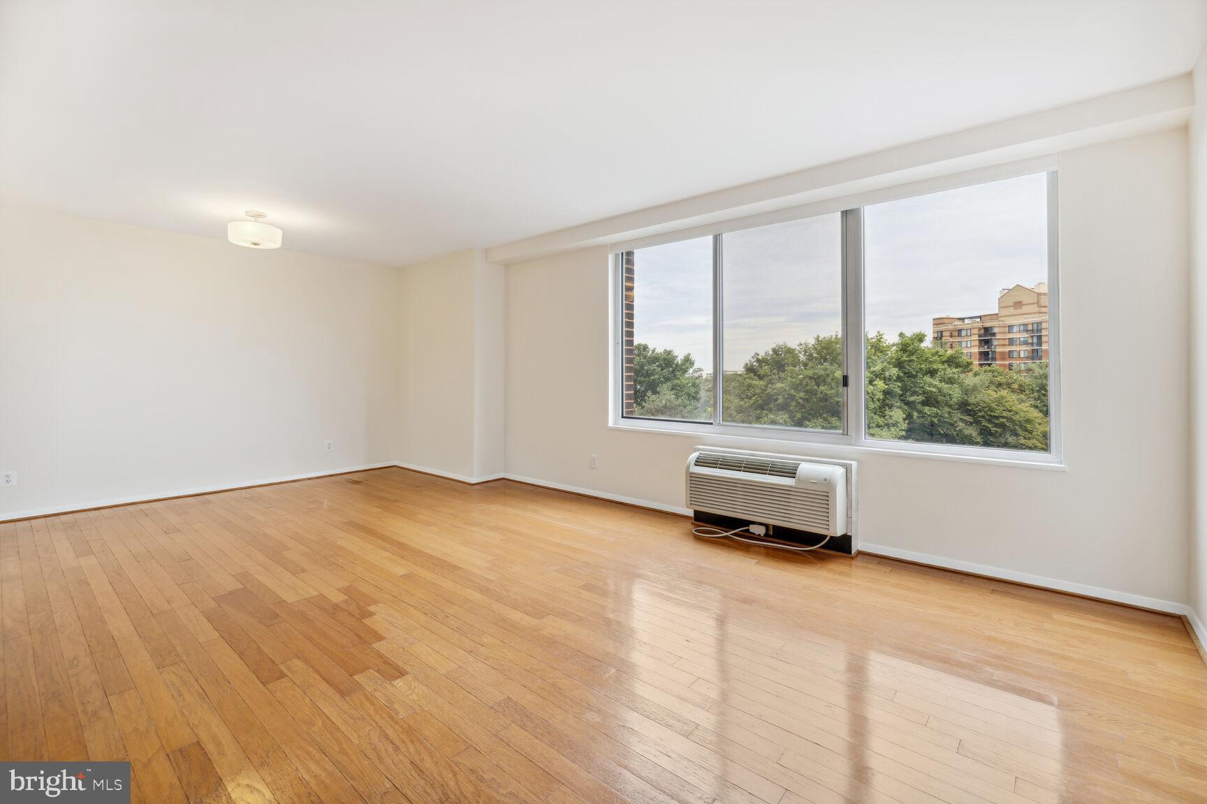 9701 Fields Road, Unit 502 Gaithersburg, MD 20878 - Photo 5 of 15