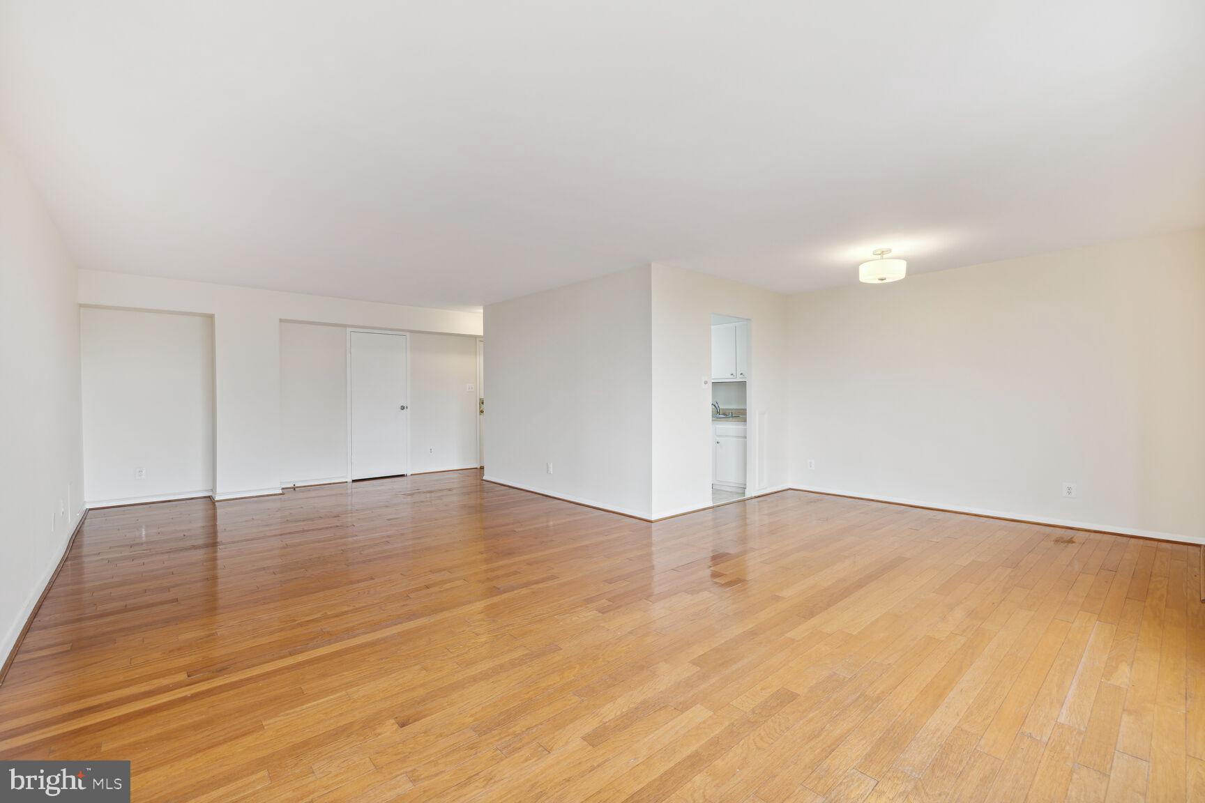 9701 Fields Road, Unit 502 Gaithersburg, MD 20878 - Photo 6 of 15