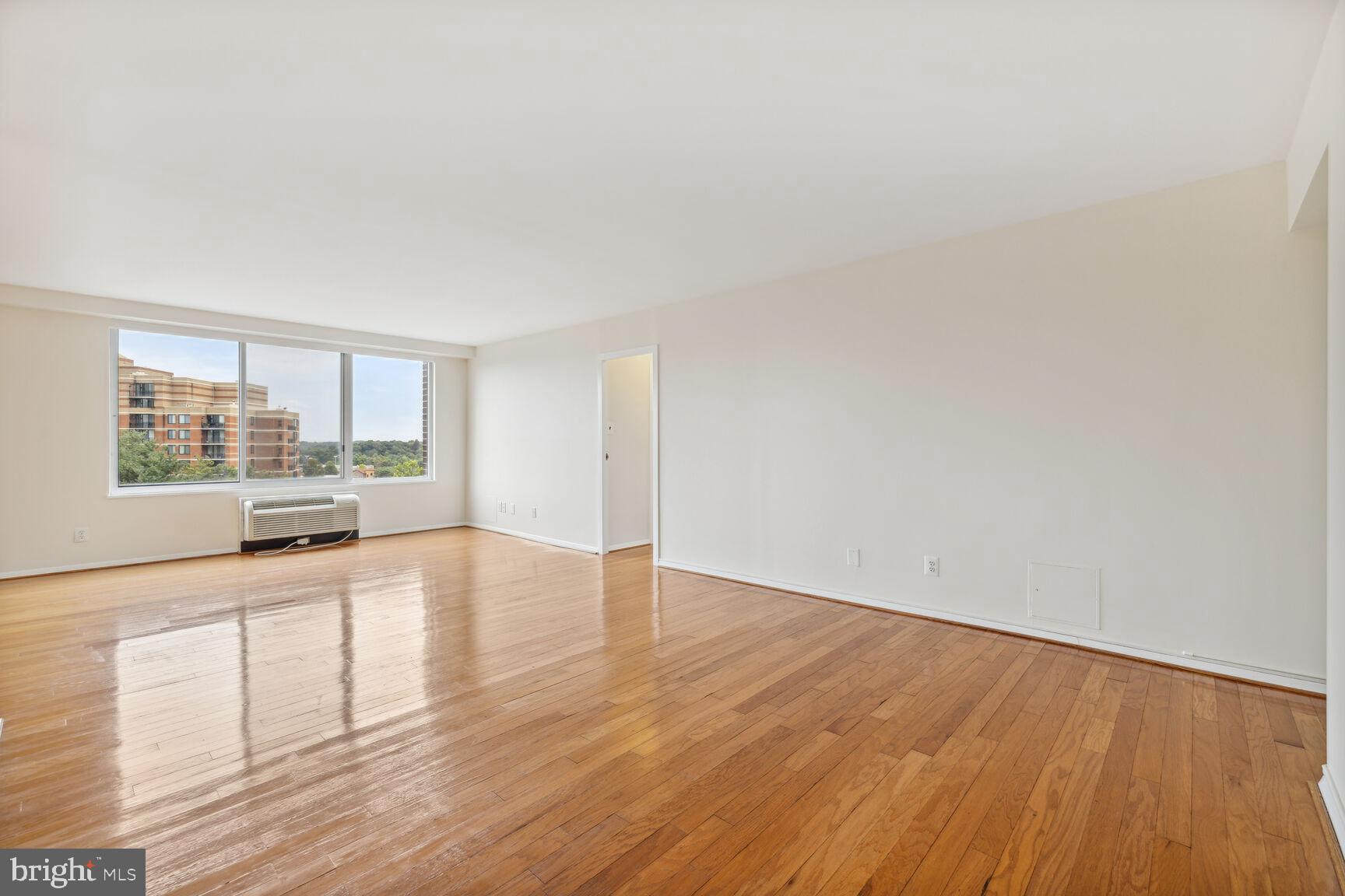 9701 Fields Road, Unit 502 Gaithersburg, MD 20878 - Photo 7 of 15