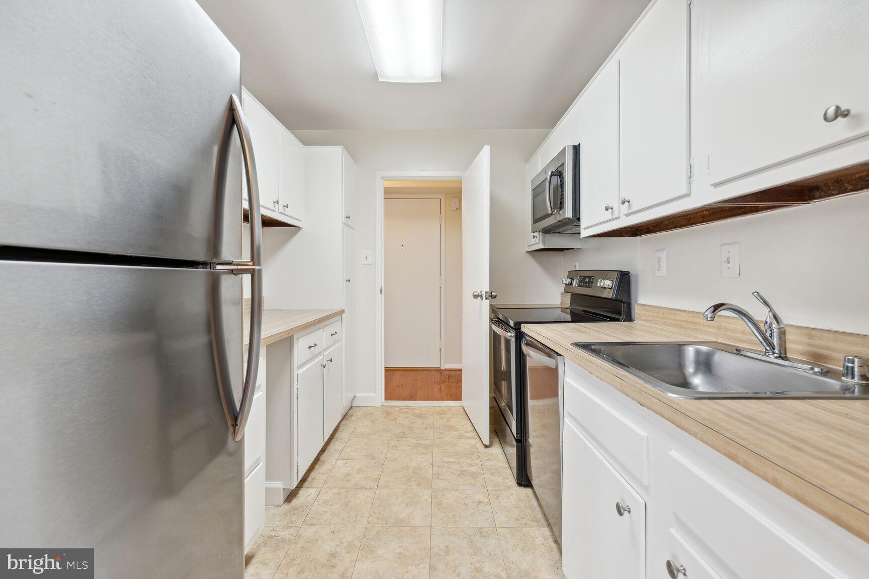 9701 Fields Road, Unit 502 Gaithersburg, MD 20878 - Photo 9 of 15