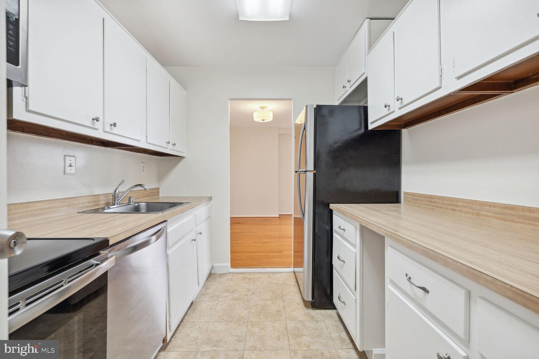 9701 Fields Road, Unit 502 Gaithersburg, MD 20878 - Photo 10 of 15