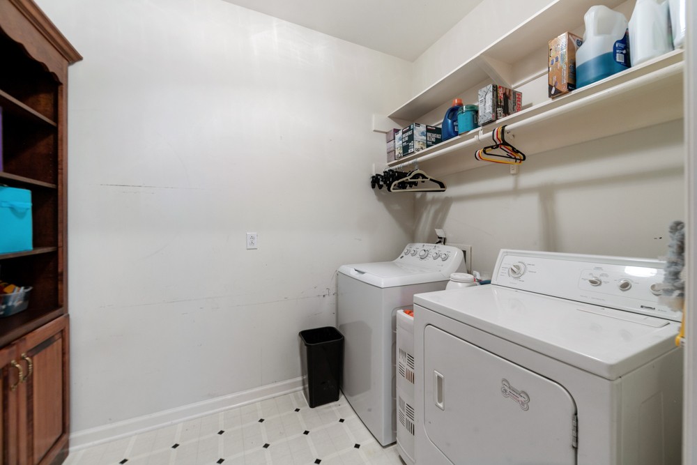 105 Spicer Road Burns, TN 37029 - Photo 27 of 44 a utility room with dryer and washer