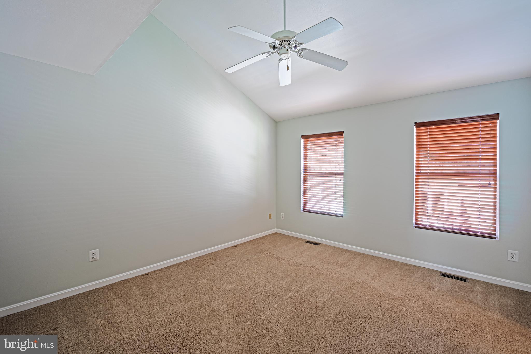 12081 Edgemere Circle Reston, VA 20190 - Photo 16 of 35 Gallery Image 16