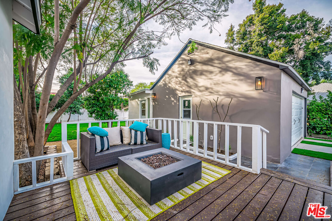 5619 Bellingham Avenue Valley Village, CA 91607 - Photo 31 of 48 a view of sitting area with furniture in wooden deck