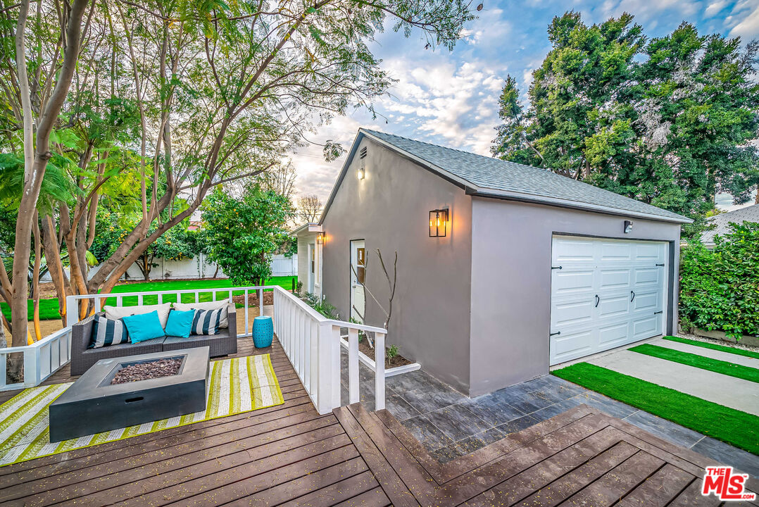 5619 Bellingham Avenue Valley Village, CA 91607 - Photo 32 of 48 a view of outdoor space and deck