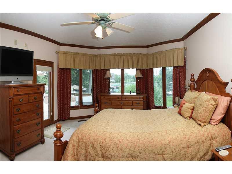 12183 Bridgewater Road Indianapolis, IN 46256 - Photo 10 of 24 Gallery Image 10