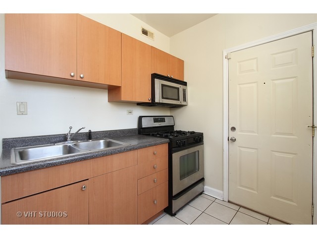 1942 East 74th Street, Unit 2B Chicago, IL 60649 - Photo 4 of 10