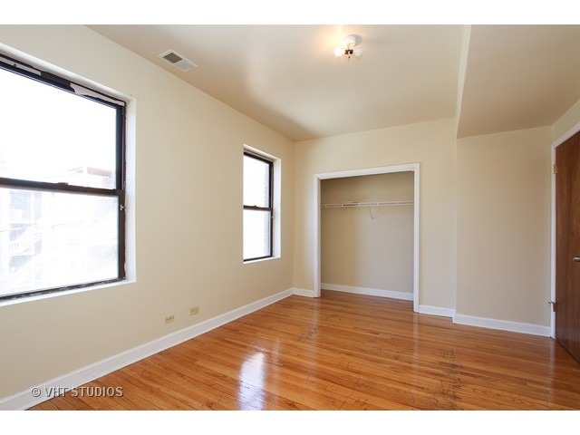 1942 East 74th Street, Unit 2B Chicago, IL 60649 - Photo 8 of 10