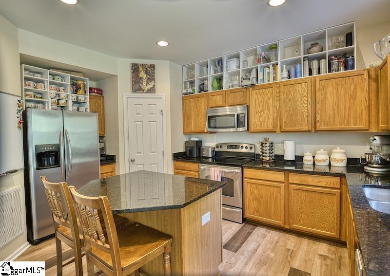 9 Ridgeleigh Way Simpsonville, SC 29681 - Photo 9 of 22 Gallery Image 9