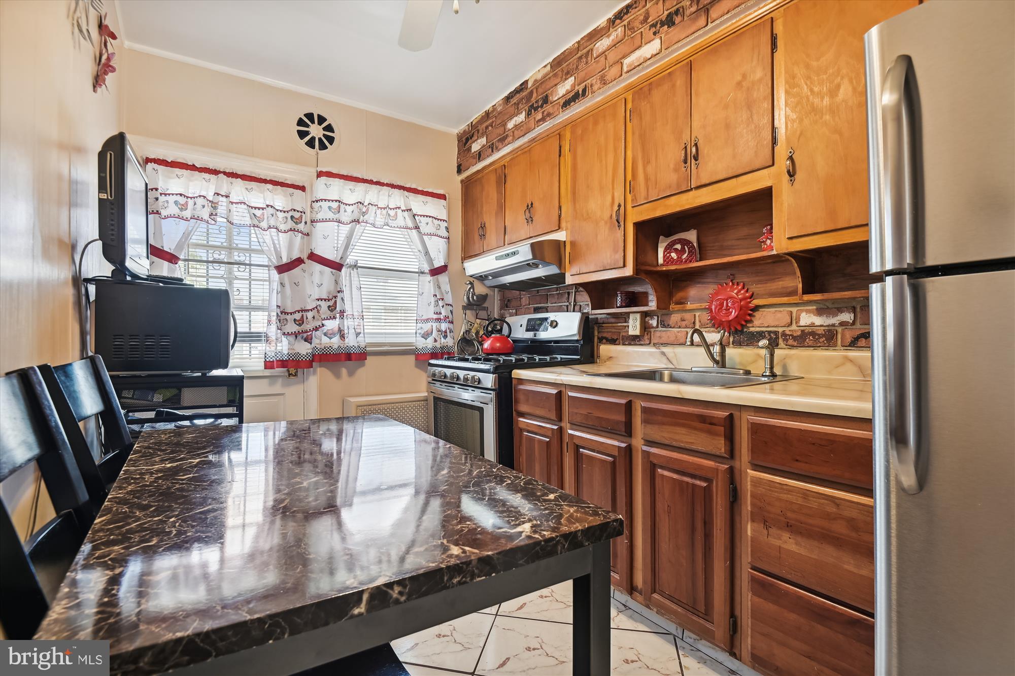 1322 Crofton Road Baltimore, MD 21239 - Photo 13 of 31 Kitchen