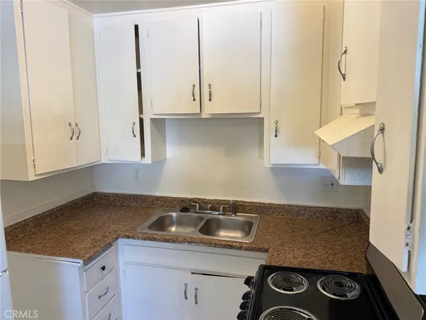 $2,295 | 13050 Dronfield Avenue, Unit 24, Sylmar, CA 91342