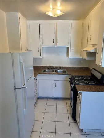 $2,295 | 13050 Dronfield Avenue, Unit 24, Sylmar, CA 91342