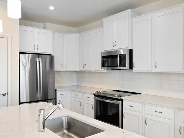 $385,000 | 7901 Xyloid Lane, Hamel, MN 55340