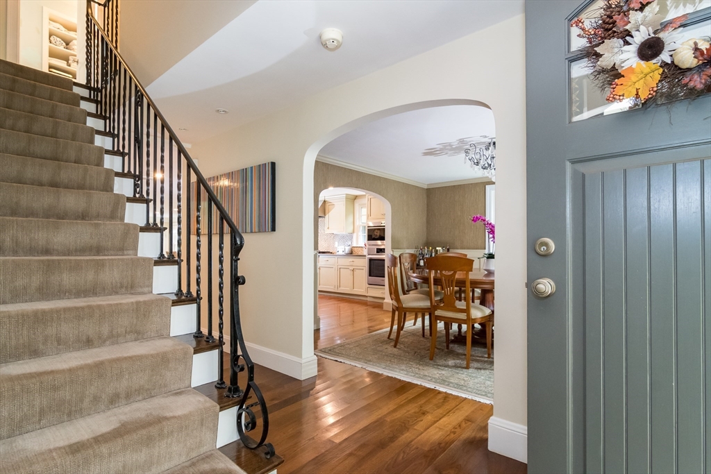 67 Whittier Road Wellesley, MA 02481 - Photo 4 of 31