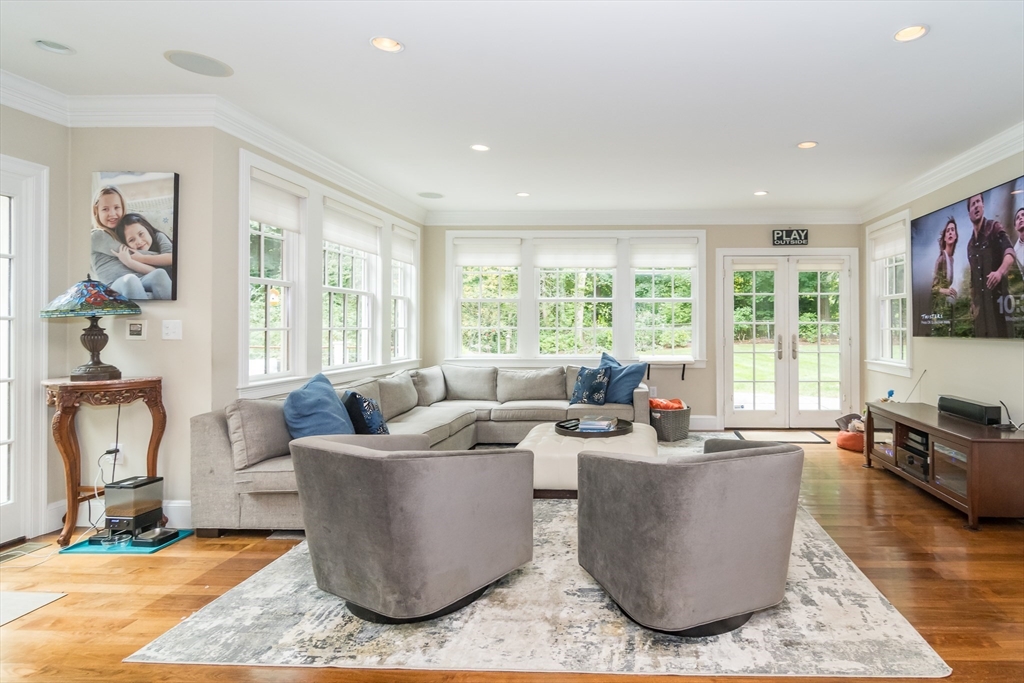 67 Whittier Road Wellesley, MA 02481 - Photo 7 of 31