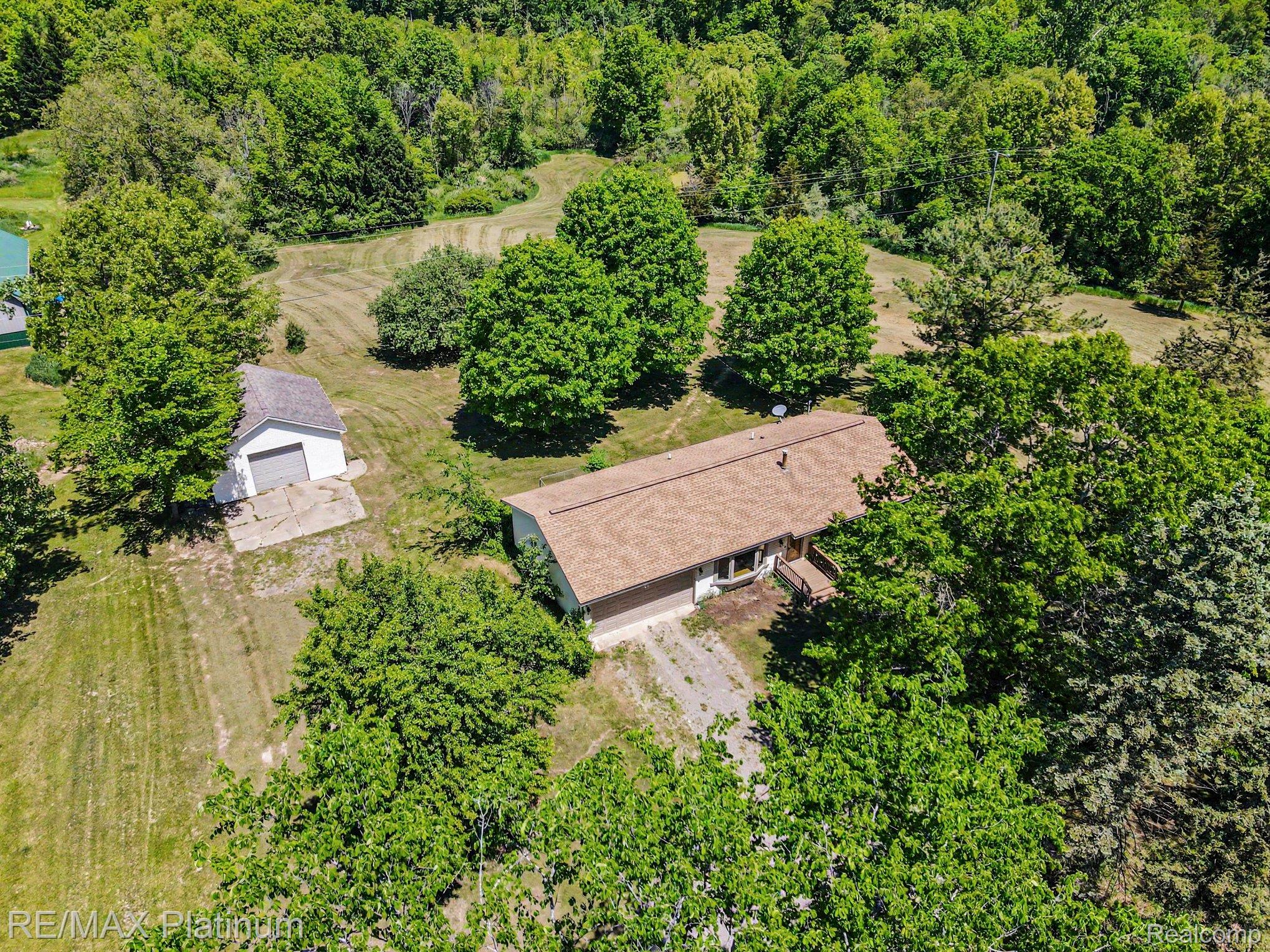 2647 Curdy Road Howell, MI 48855 - Photo 27 of 34 035_file_1251.jpg