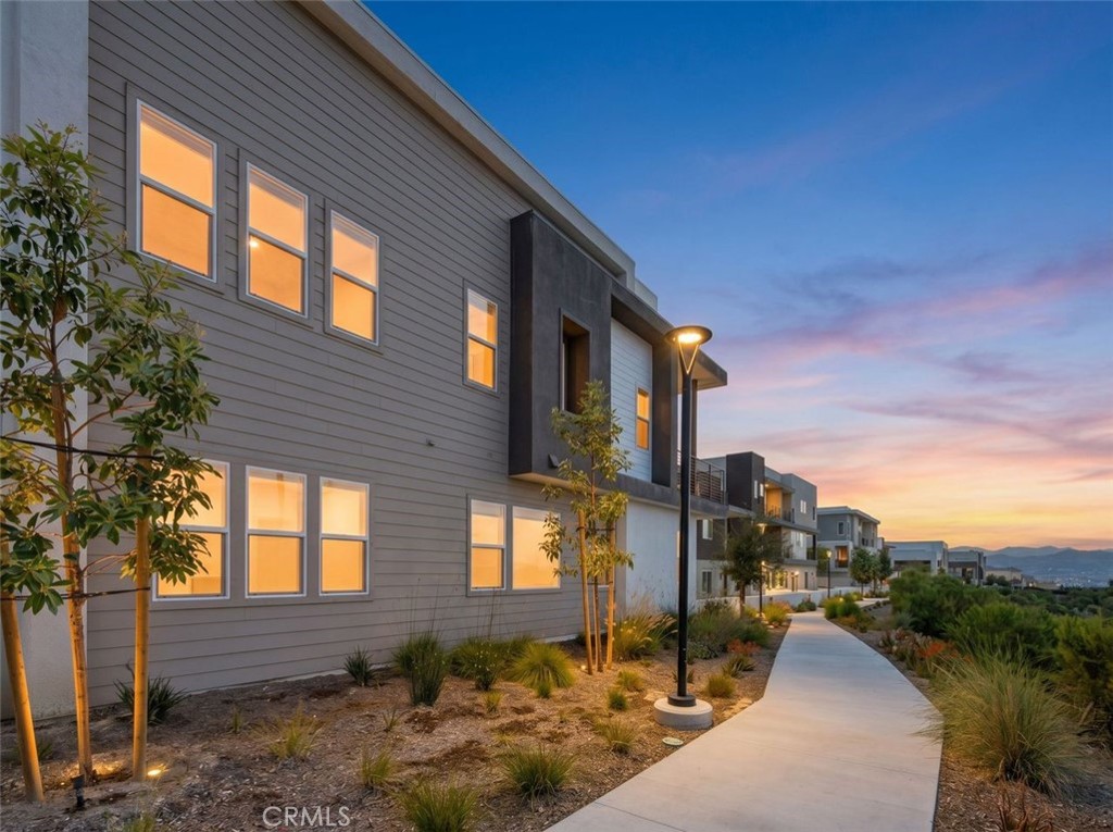 26729 Blue Hls Loop Valencia, CA 91381 - Photo 50 of 51