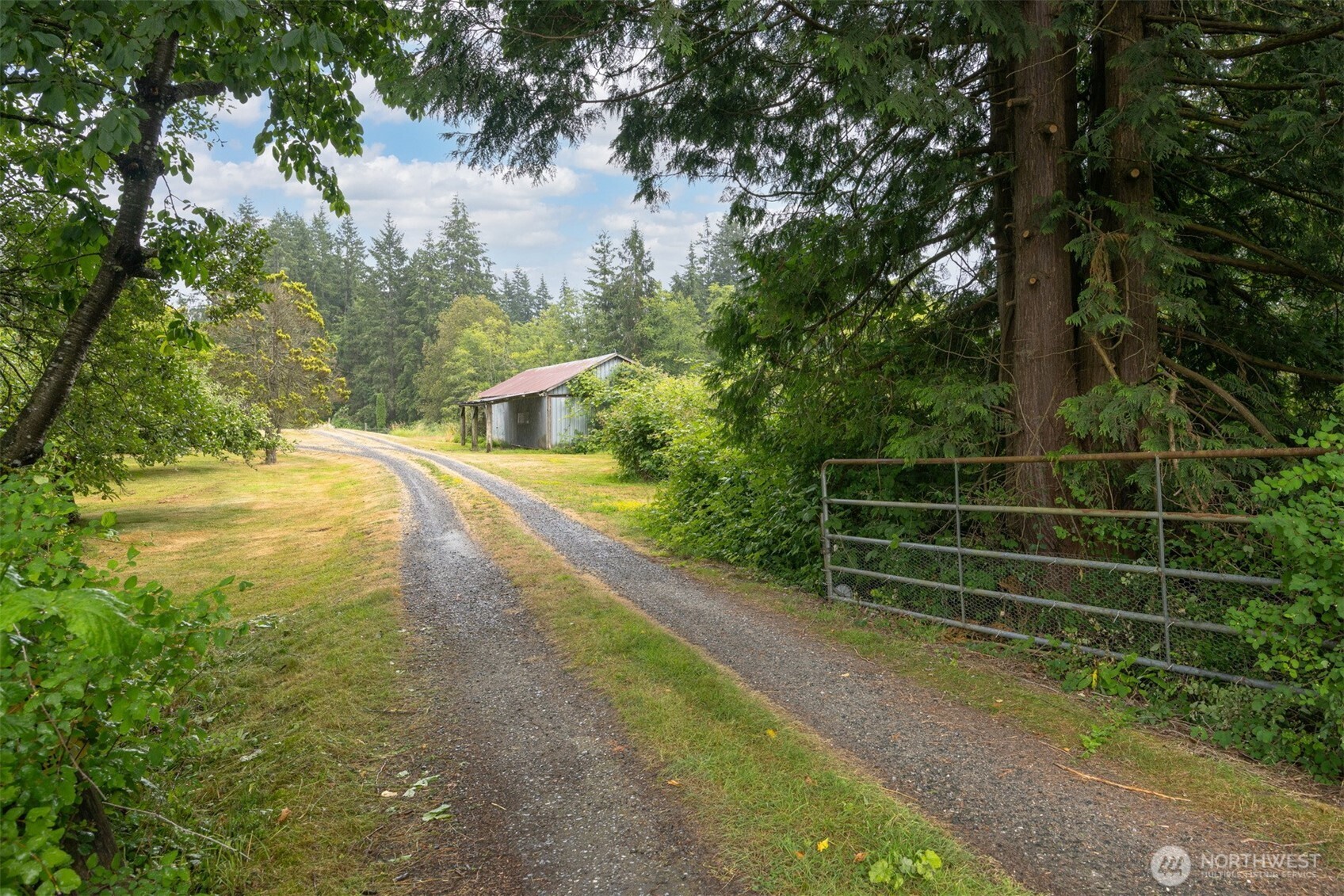 3908 Holtzheimer Trail Road Blaine, WA 98230 - Photo 31 of 40