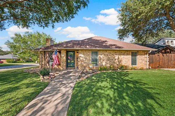 $435,000 | 1401 Sandpiper Street, Grapevine, TX 76051