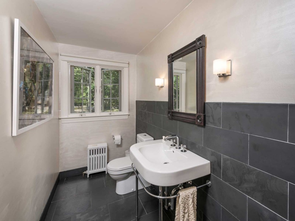 53 Old County Road York, ME 03902 - Photo 13 of 28 Gallery Image 13