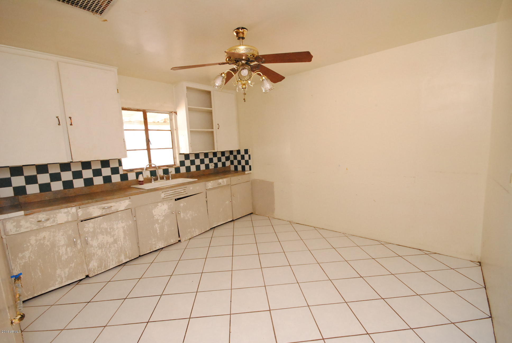 3038 West Granada Road Phoenix, AZ 85009 - Photo 5 of 11 KITCHEN
