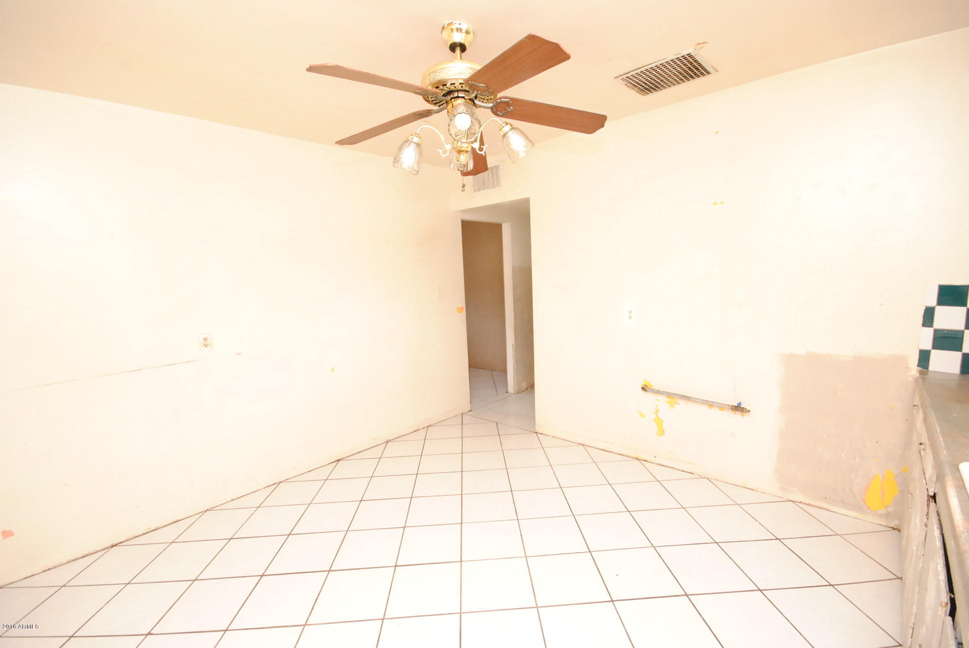 3038 West Granada Road Phoenix, AZ 85009 - Photo 6 of 11 KITCHEN