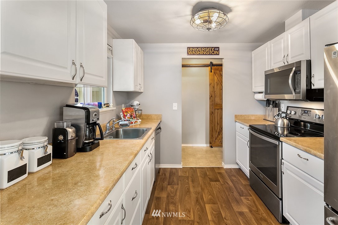 1802 224th Street Southwest Bothell, WA 98021 - Photo 6 of 18
