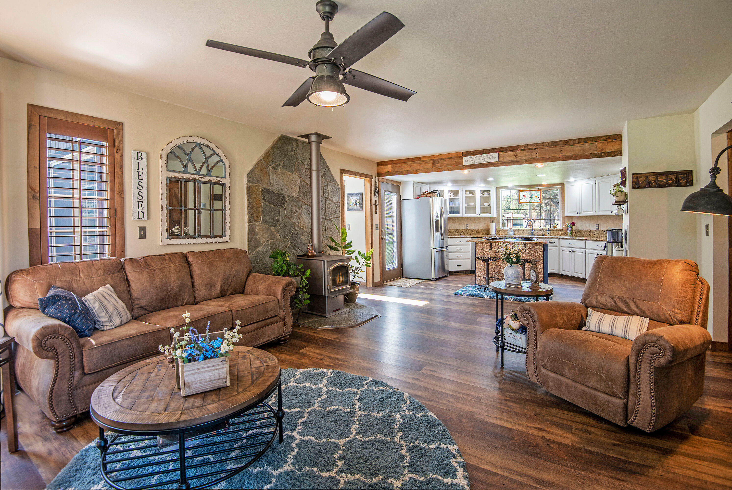17493 Forked Horn Road Sisters, OR 97759 - Photo 4 of 40 4