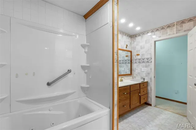 $198,000 | 28 Oak Drive, Wappapello, MO 63966