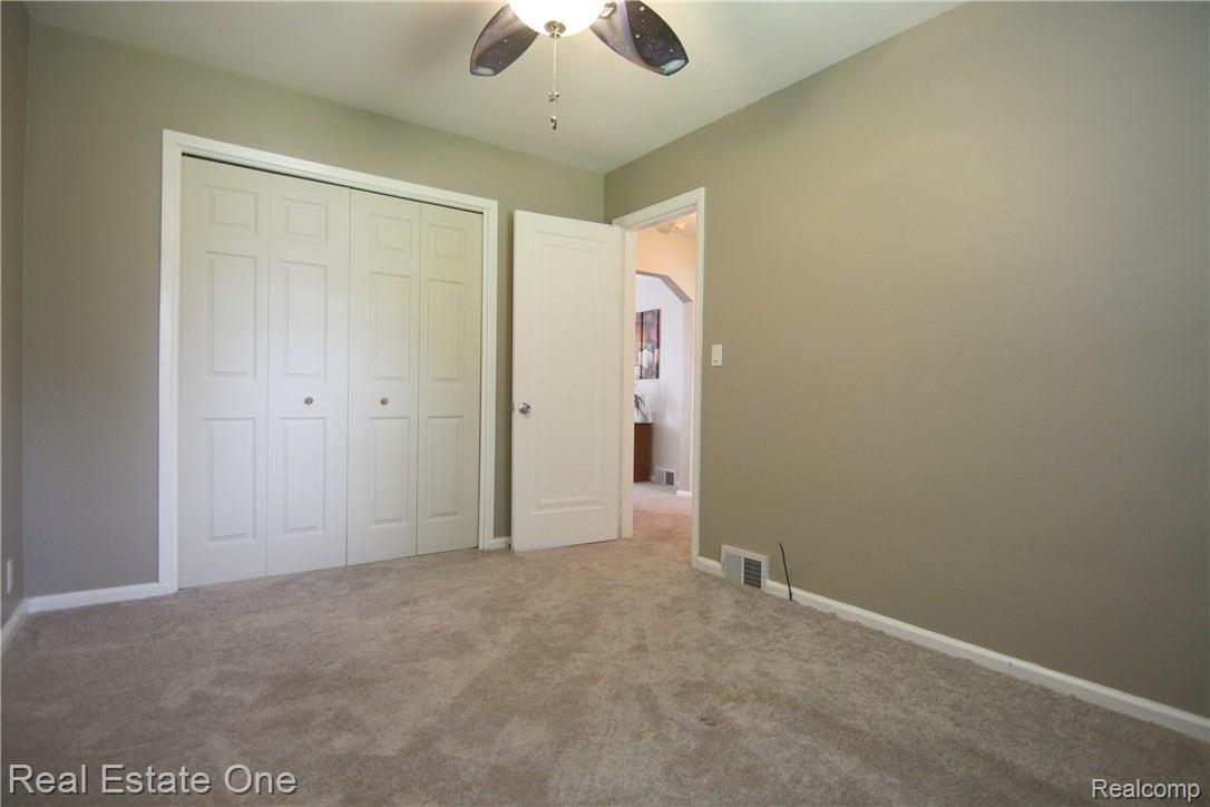 1509 Merry Road Waterford, MI 48328 - Photo 13 of 23 Bedroom 2