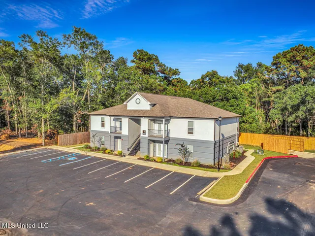 $1,695 | 12088 Lamey Brg Road, Unit 3, D'Iberville, MS 39540