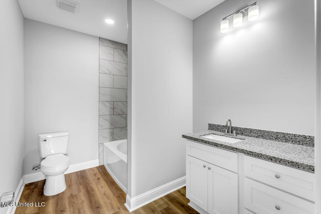 12088 Lamey Brg Road, Unit 3 D'Iberville, MS 39540 - Photo 11 of 15 Barrington603-26