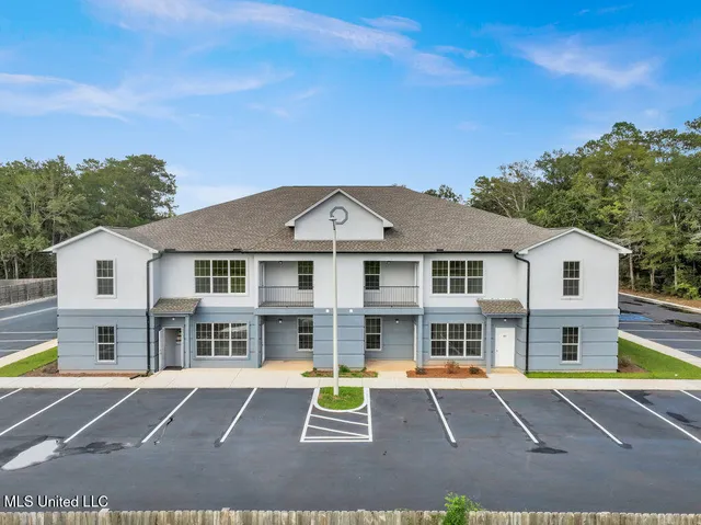 $1,695 | 12088 Lamey Brg Road, Unit 3, D'Iberville, MS 39540