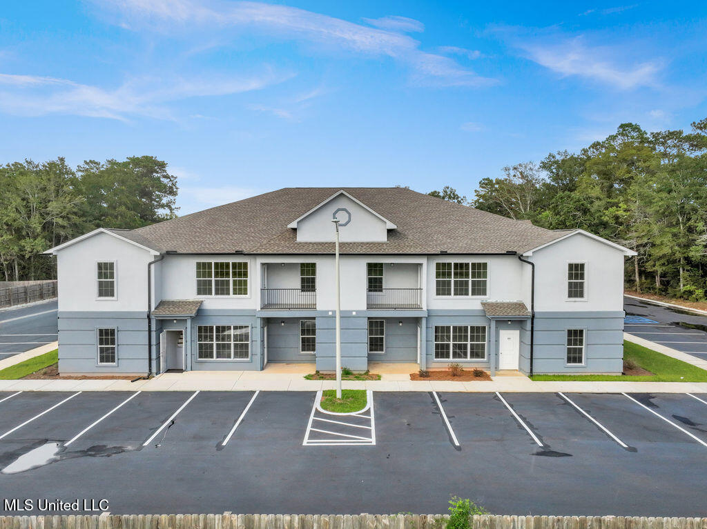 12088 Lamey Brg Road, Unit 3 D'Iberville, MS 39540 - Photo 3 of 15 Barrington603-3