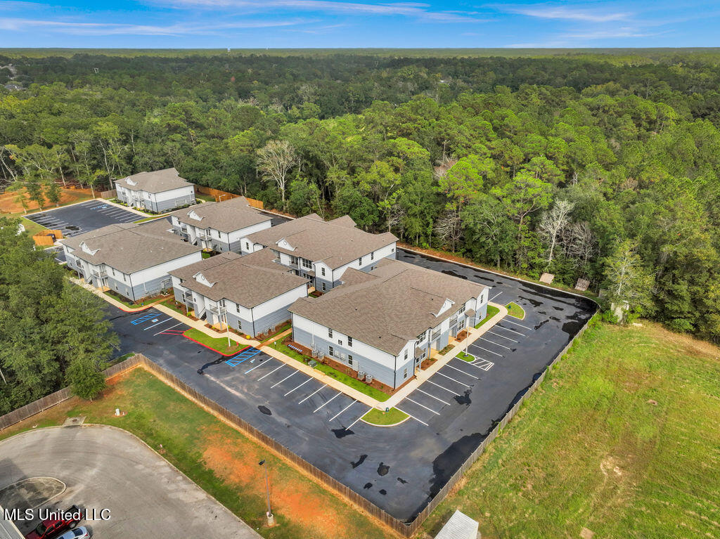 12088 Lamey Brg Road, Unit 3 D'Iberville, MS 39540 - Photo 4 of 15 Barrington603-10